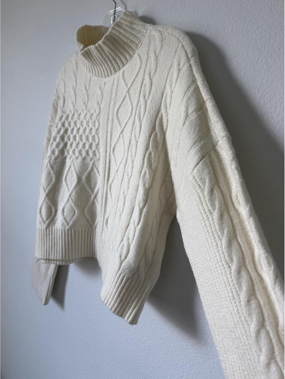 Abercrombie & Fitch NWT Long Sleeve Mock Neck Cable Knit Crop Sweater Size XXS - Picture 4 of 8